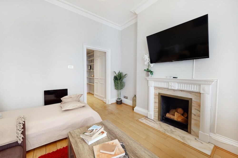 Фото Park Lane Apartments - Clarges St