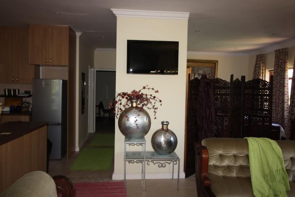 Фото Covenant Well Guest House