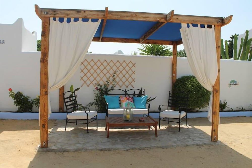 Фото Alojamiento Rural El Charco del Sultán