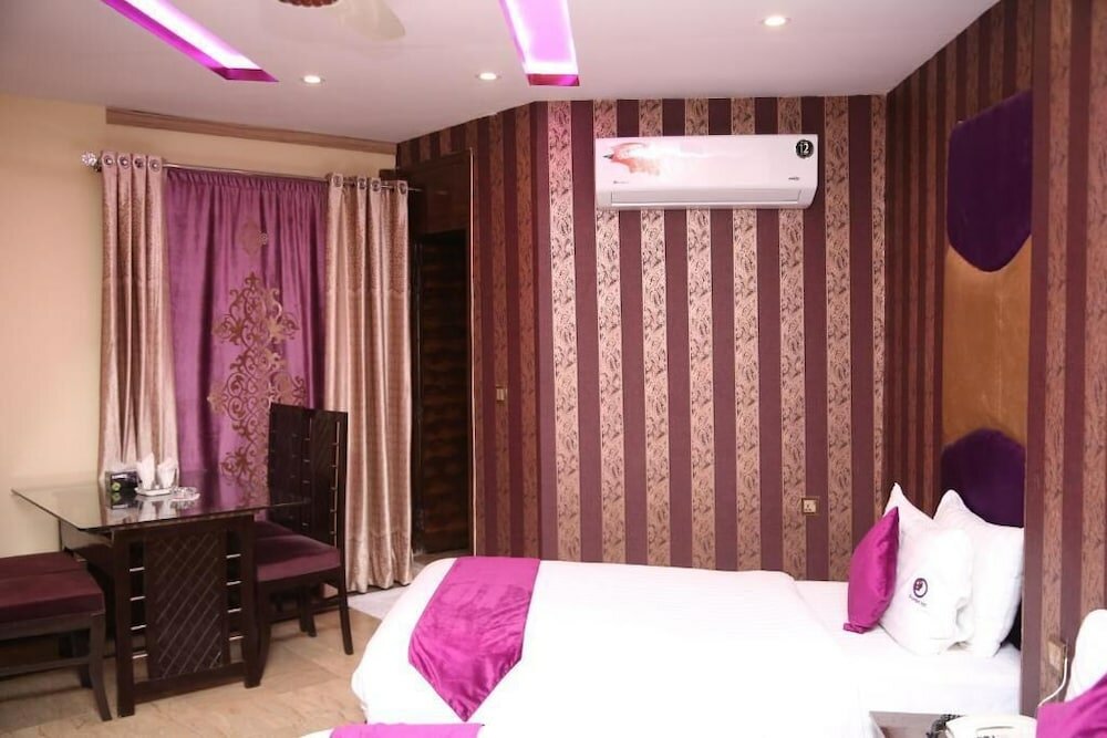 Фото Premier Inn Gulberg Lahore