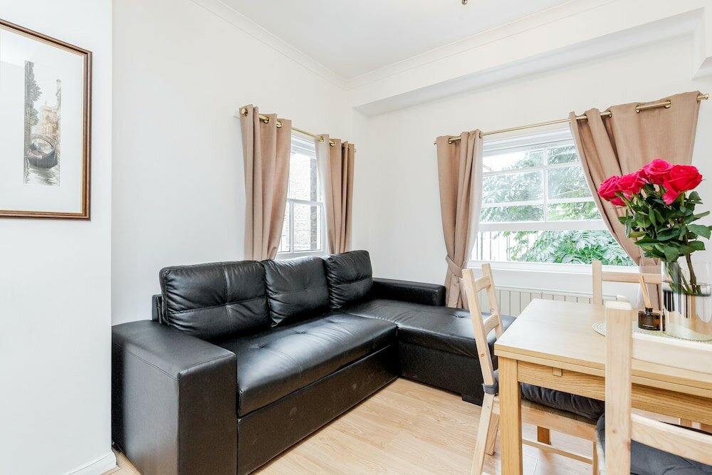 Фото Kings Road Apartments