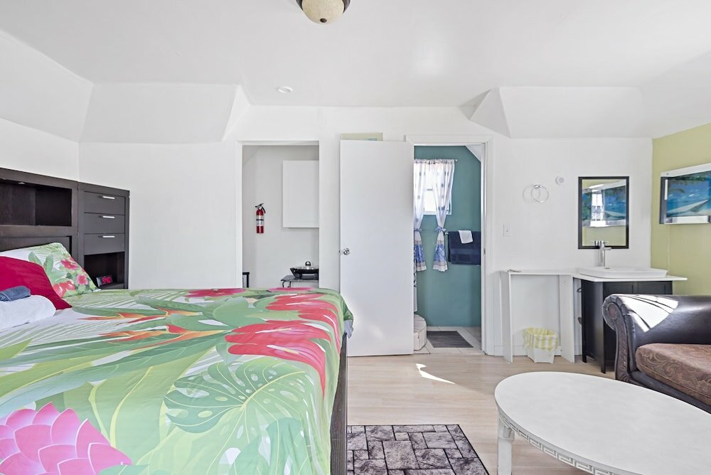 Фото Cocoplum Rest N Hideaway 1