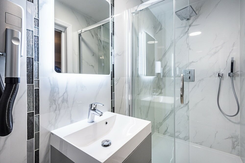 Фото Billionaire Suites Kensington