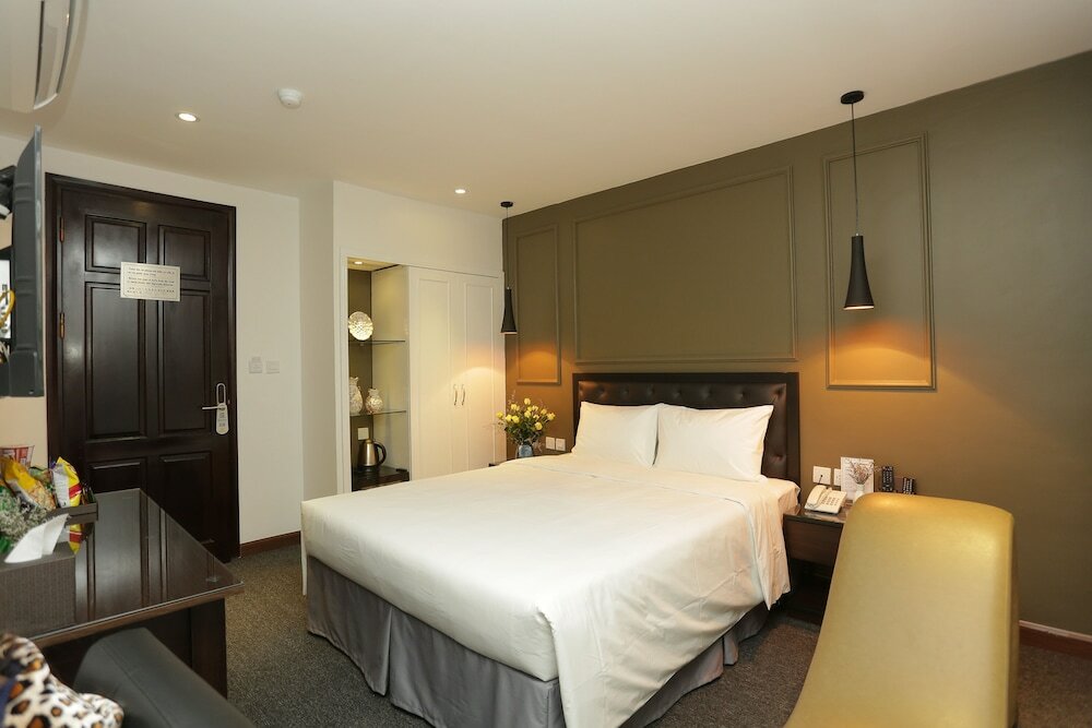 Фото Adeline Hotel