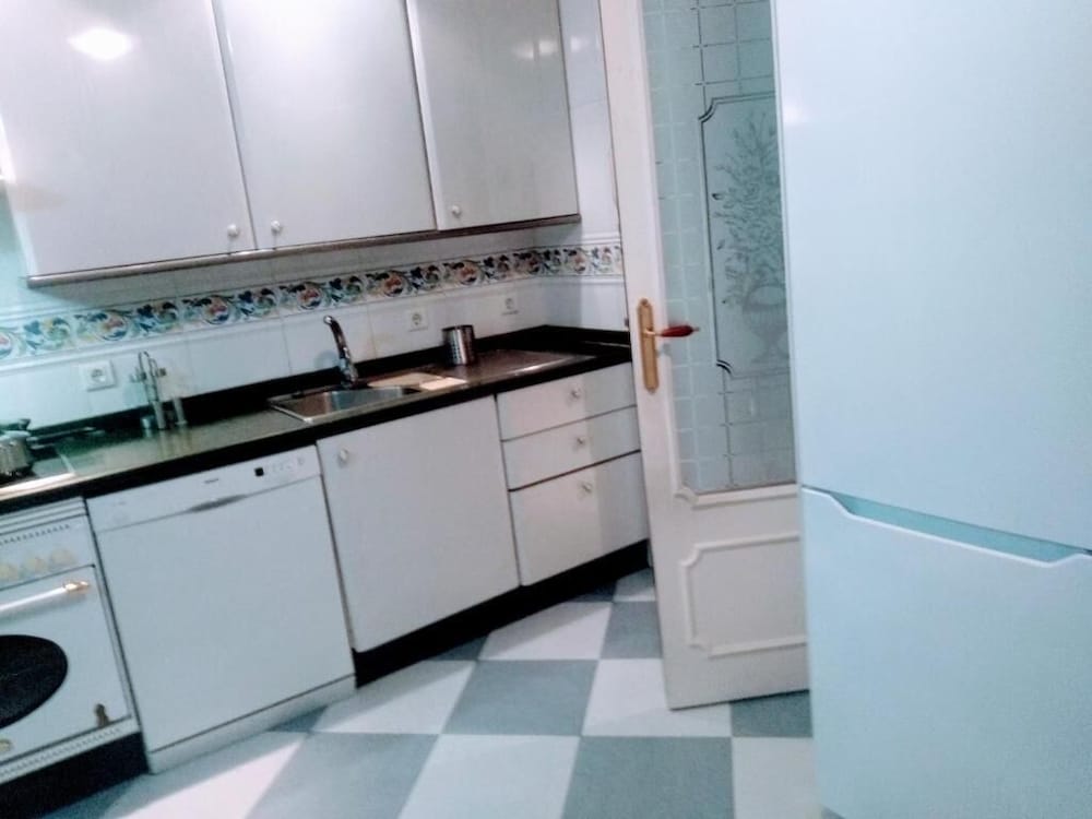 Фото Wish-Suite San Jacinto de Sevilla Apartment