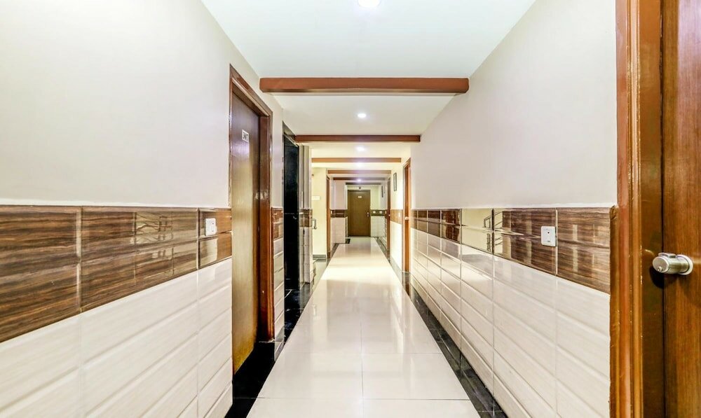 Фото Itsy by Treebo - Greenwood Inn And Suites