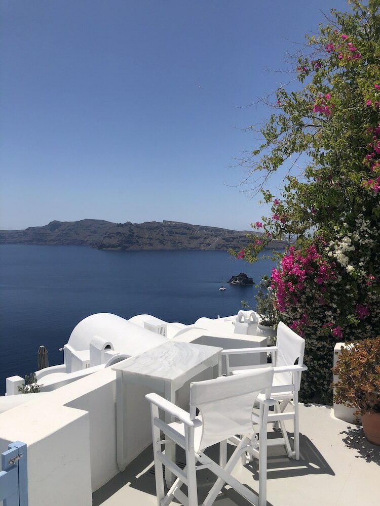 Фото Oia Memories Suites