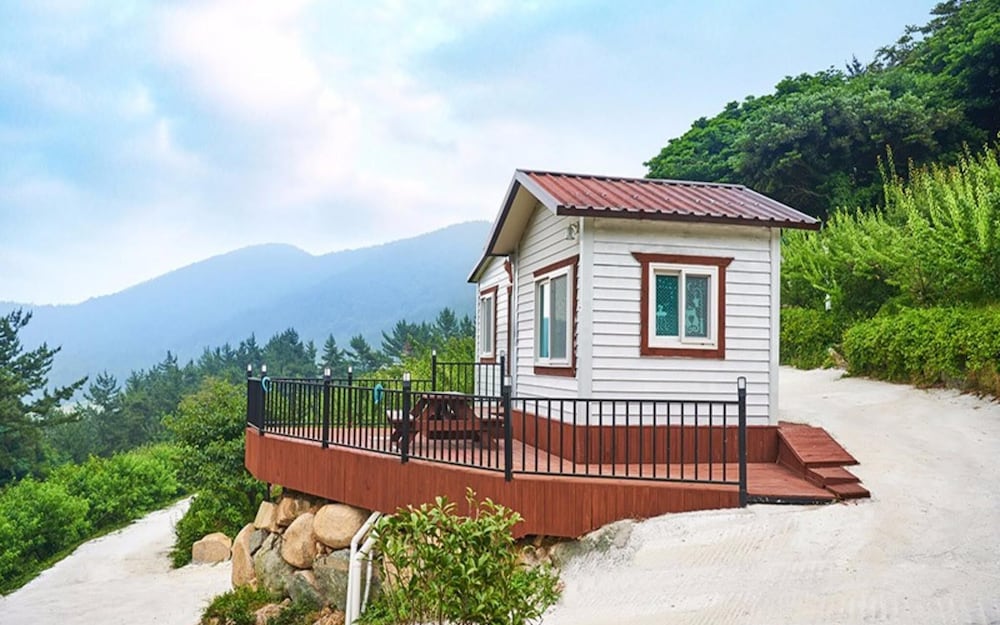 Фото Yeosu Dolsan Healing Pension