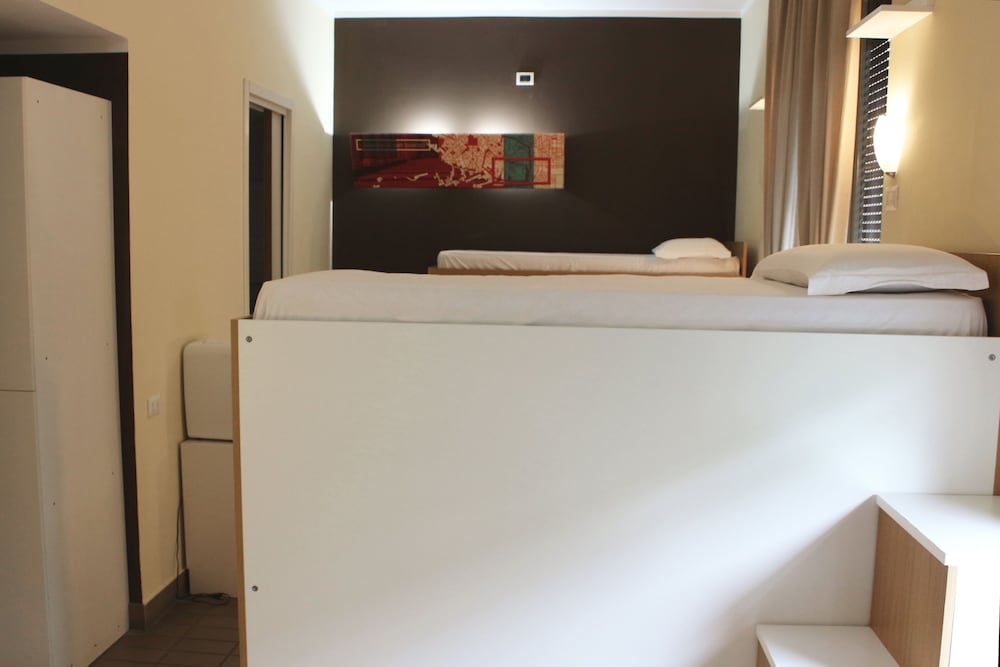 Фото New Generation Hostel Tirana Center