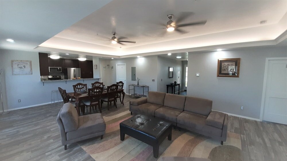 Фото Private Bedroom Suite - Communal House near Integris Private