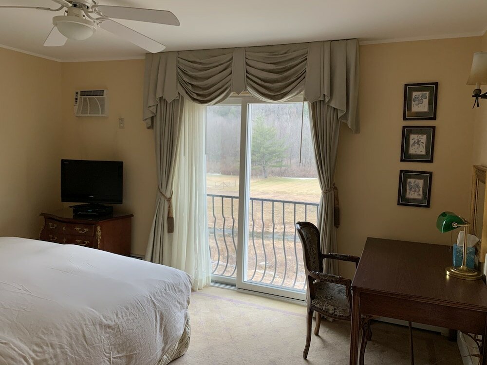 Фото Copperhood Retreat & SPA