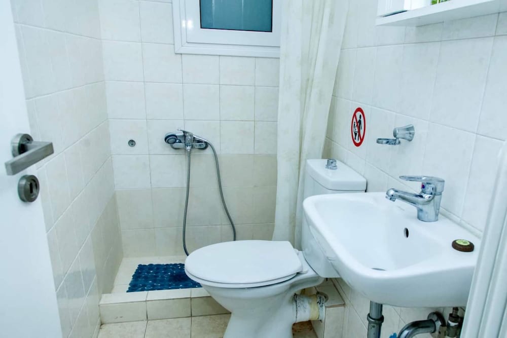 Фото Cozy apt in the center of Athens