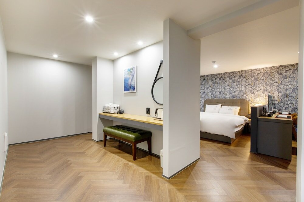 Фото Brown Dot Hotel Minam