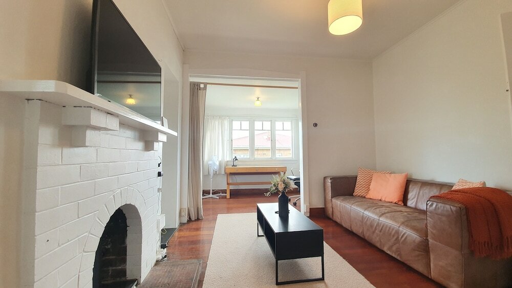 Фото Bright and Modern Oasis in Kingsland