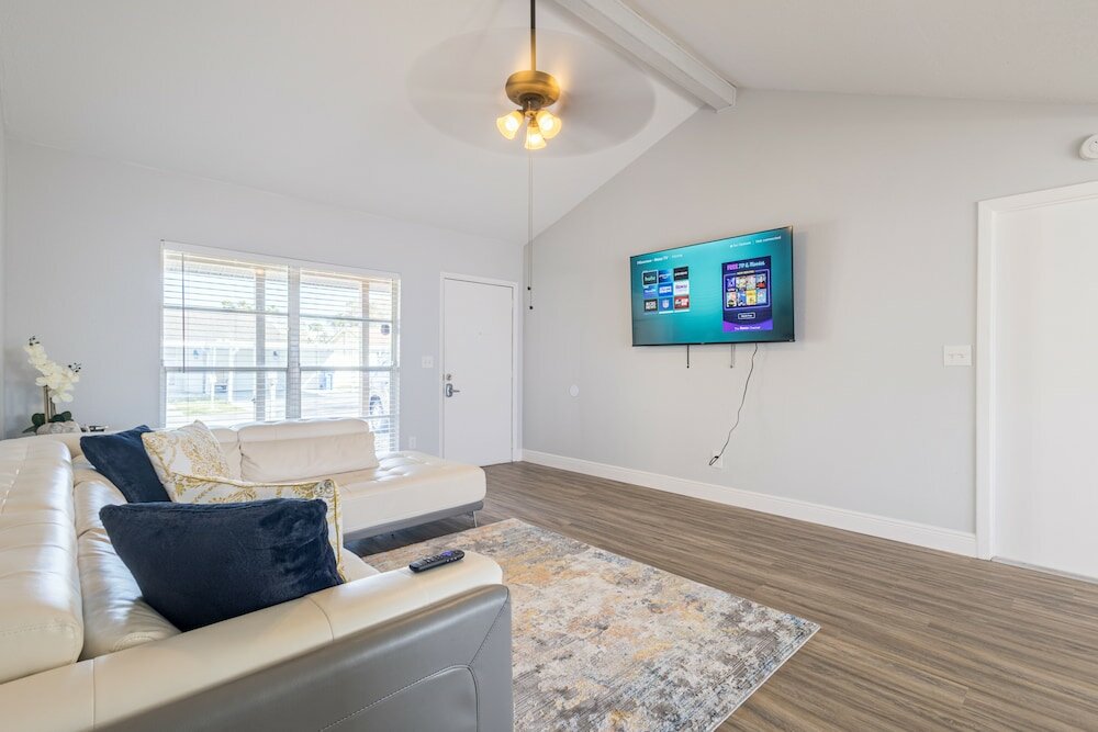 Фото Sleeps 6 Hot Tub Fenced Yard Cozy Chic