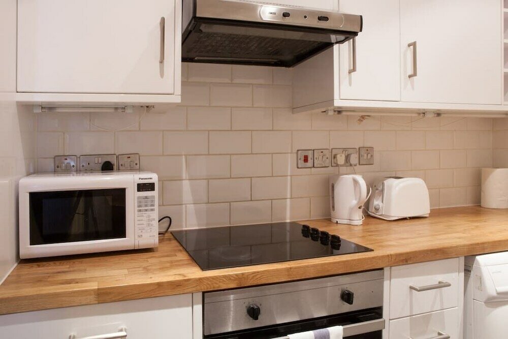 Фото Apartment Next to Victoria Station