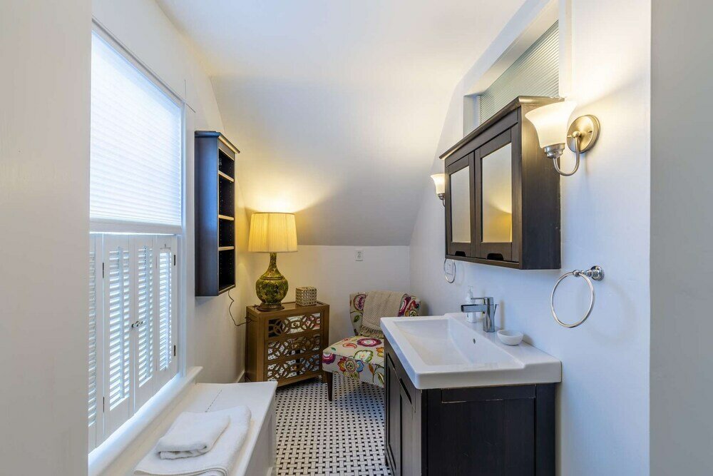 Фото Broom & Board