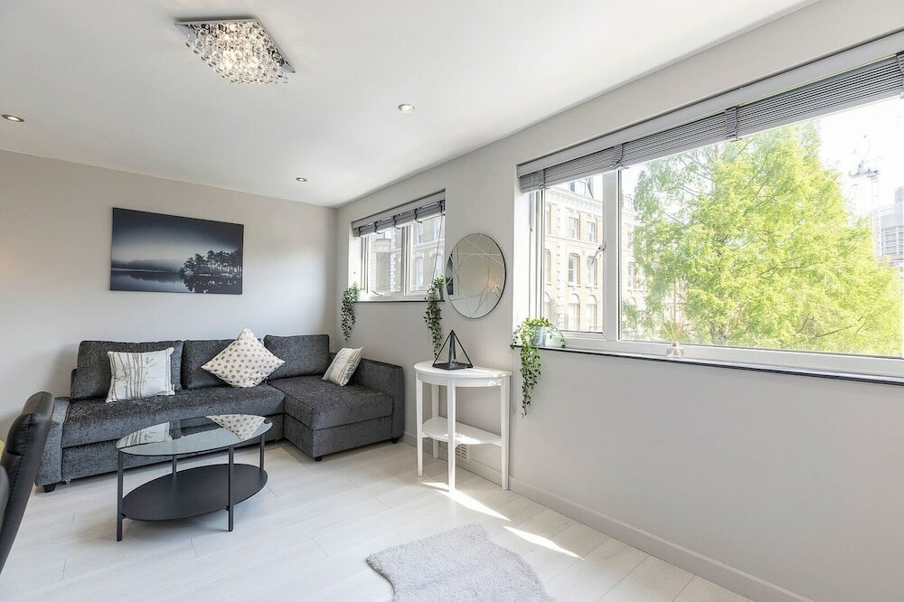 Фото Amazing 3 Bedrooms Flat Near Hyde Park & Oxford St