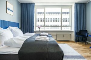 Гостиница By the Lakes apartments - Into This Place