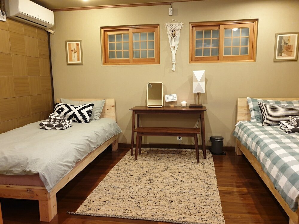 Фото Slow Tree House Hongdae - Caters to Women