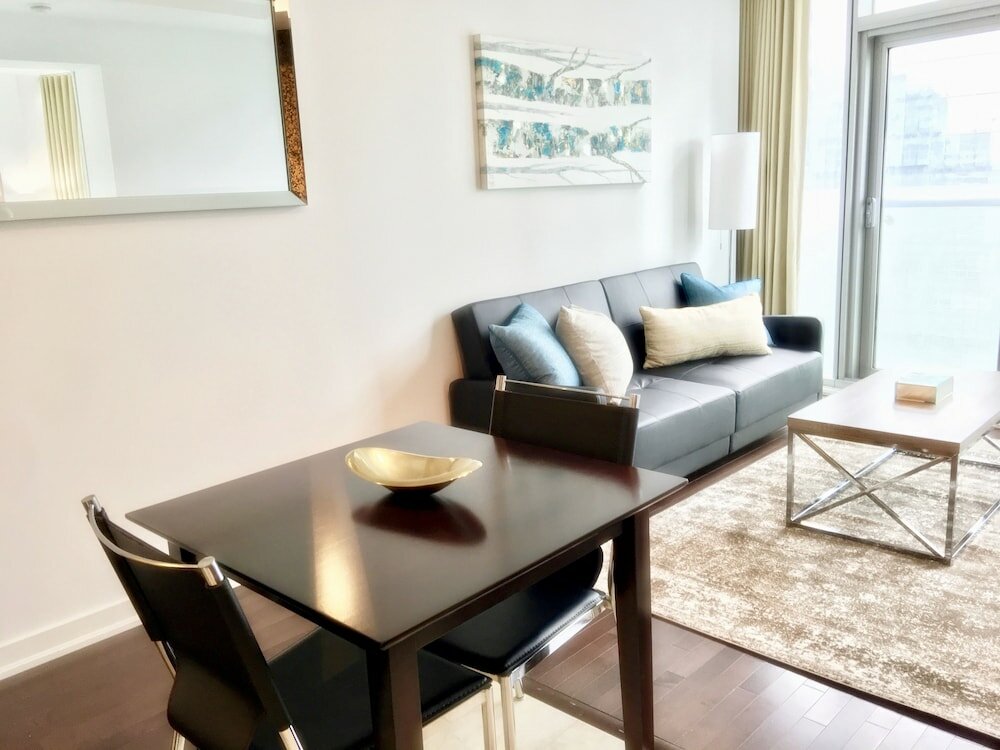 Фото To Stays - York and Lakeshore