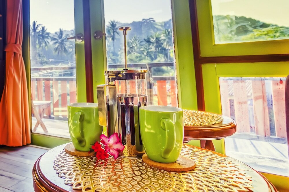 Фото Tonmai Suites