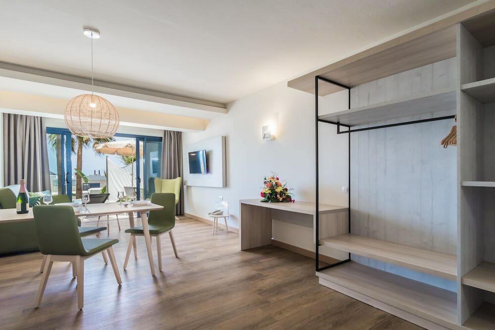 Фото Apartamentos Garden & Sea Boutique Lodging by Livvo