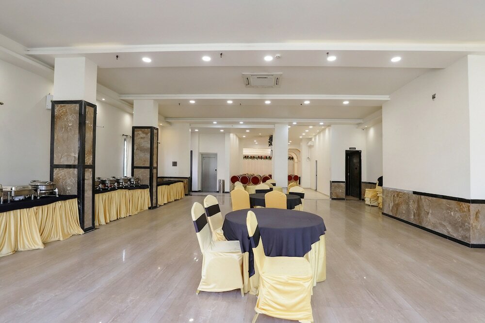 Фото Fabhotel Prime Ashoka Imperial