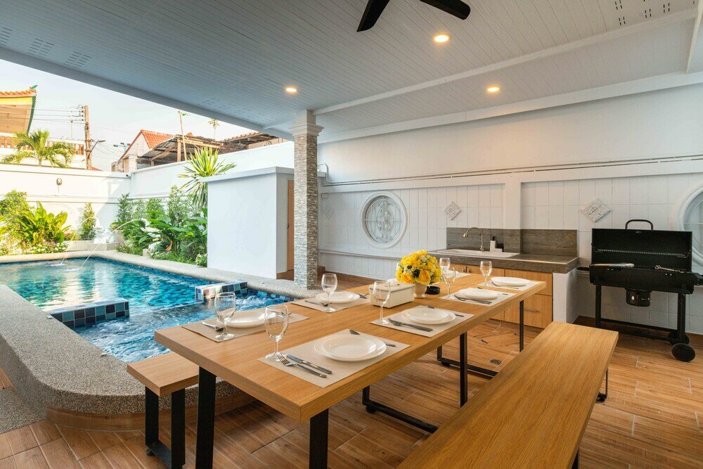 Фото Luxury Pool Villa 6br