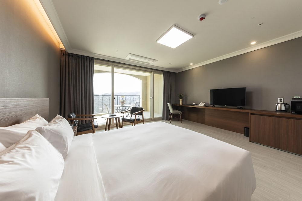 Фото Baekhak Jayuro Resort