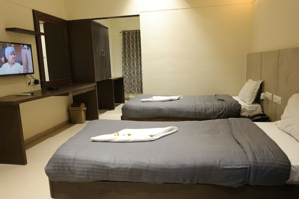 Фото Hotel Galaxy Deluxe