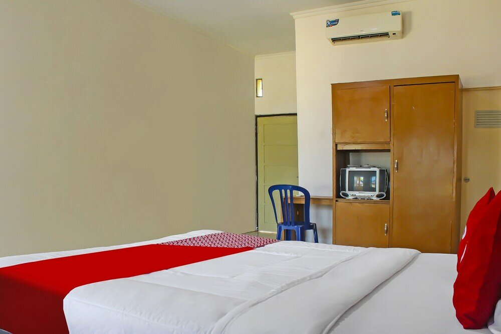 Фото Oyo 92593 Penginapan Sultan Haji 1