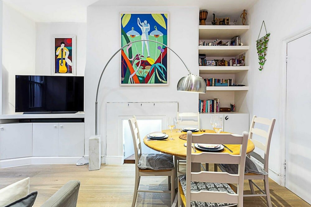 Фото Luxurious Victorian Home