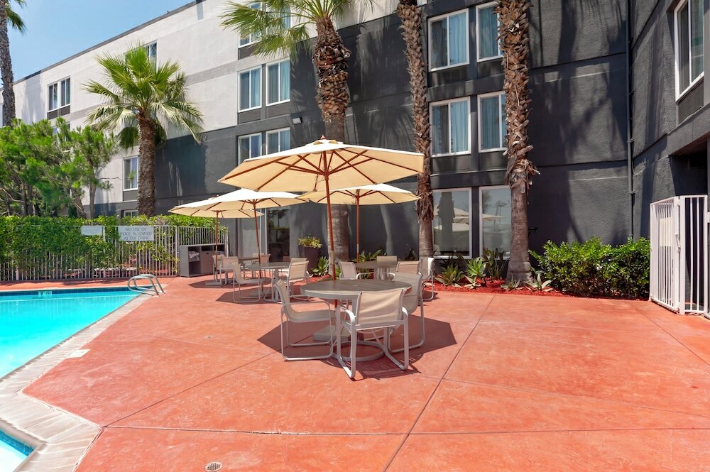 Фото Best Western Plus Commerce Hotel