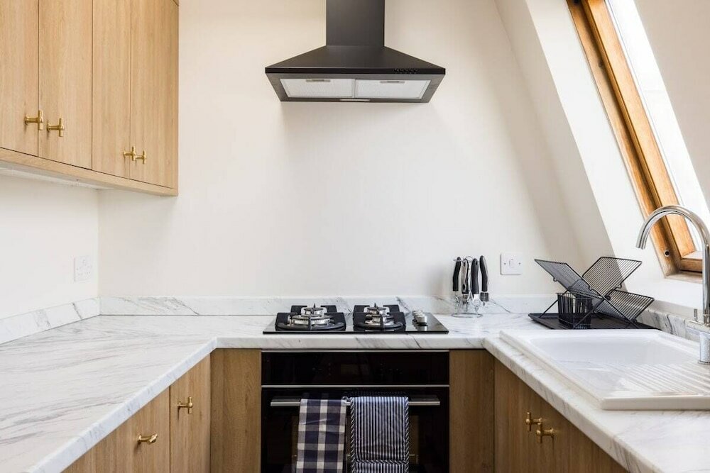 Фото The London Crib - Relaxing 1bdr Flat With Terrace