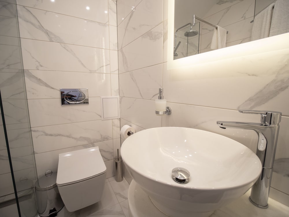 Фото The Moon Boutique Hotel