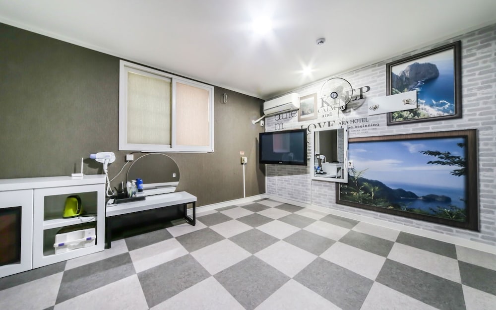 Фото Ulleung Ara Hotel