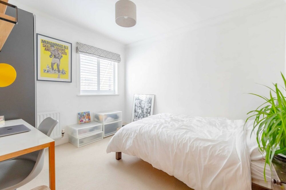 Фото Light & Modern 2bd Flat With Balcony - Brick Lane