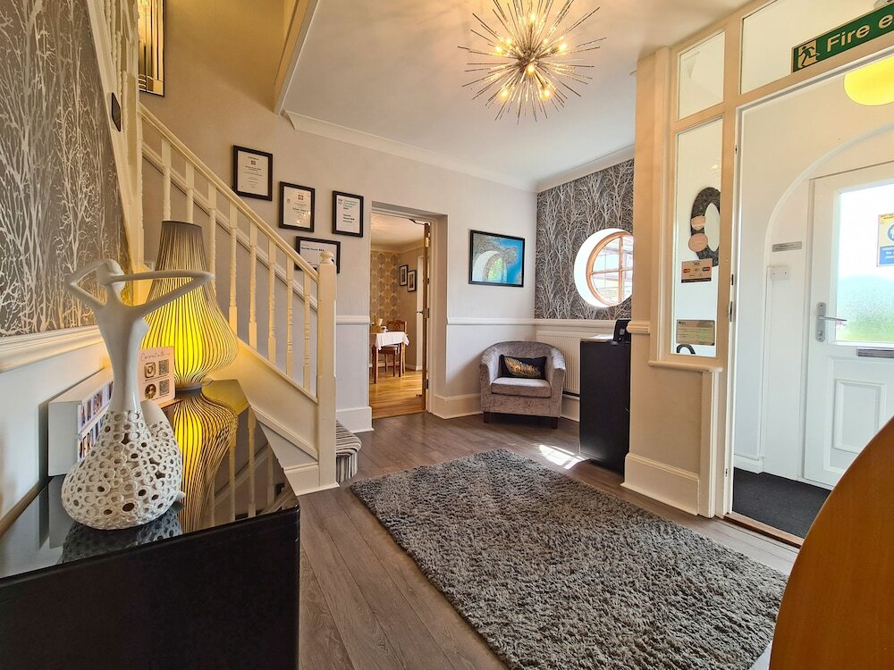 Фото Harriet House B&b