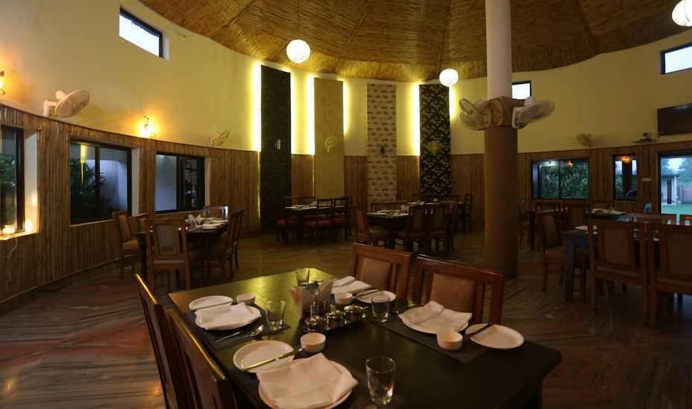 Фото Adb Rooms Corbett Jungle Holiday SPA