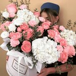Bonjur (Kóktóbe shaǵyn aýdany, Vasılıı Radlov kóshesi, 50), entrega de flores y ramos