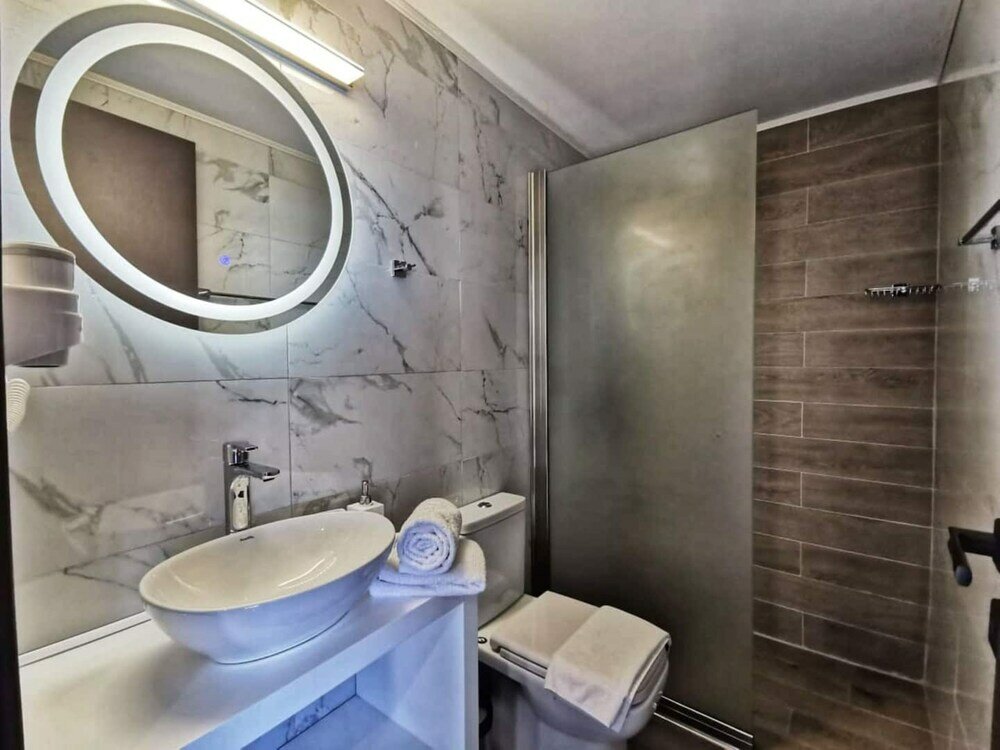 Фото Sunrise Luxury Seaside Apartment