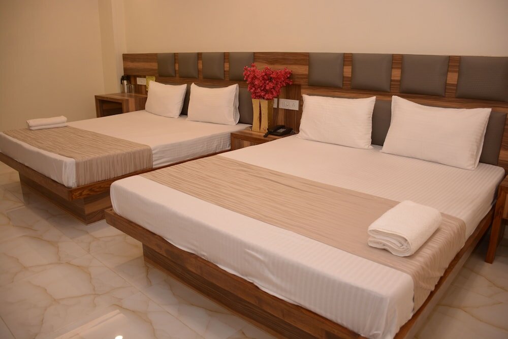 Фото Hotel Golden Oasis Delhi