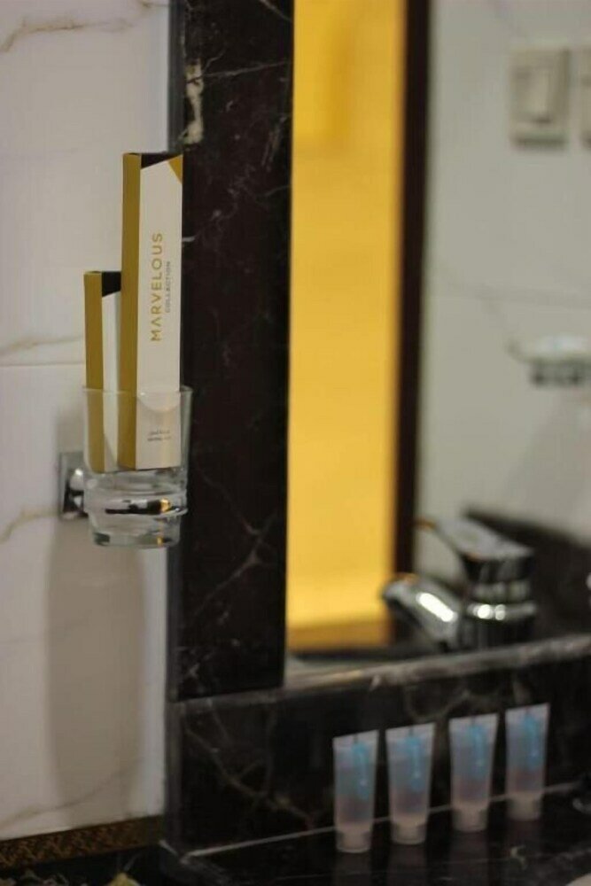 Фото Golden Rest Hotel