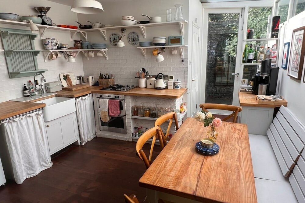 Фото Picturesque 2bd House - Heart of Stepney Green!