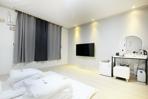 Гостиница Mj Tour Hostel в Йосу