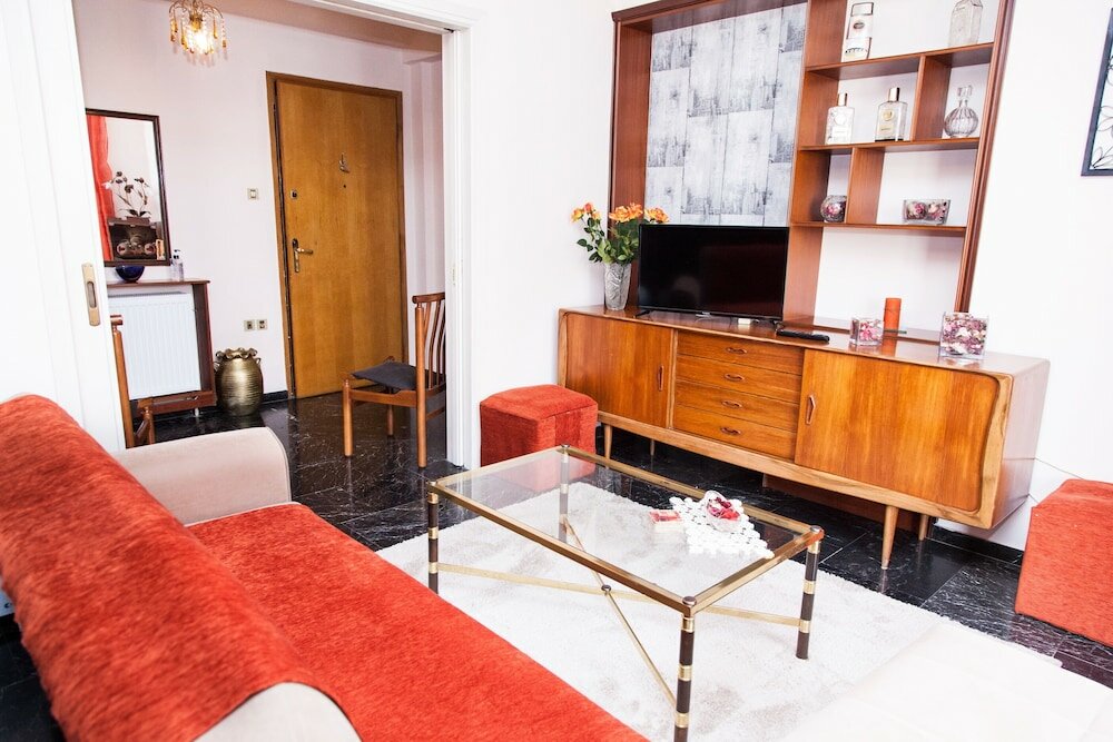 Фото Elegant Spacious Marousi Apt