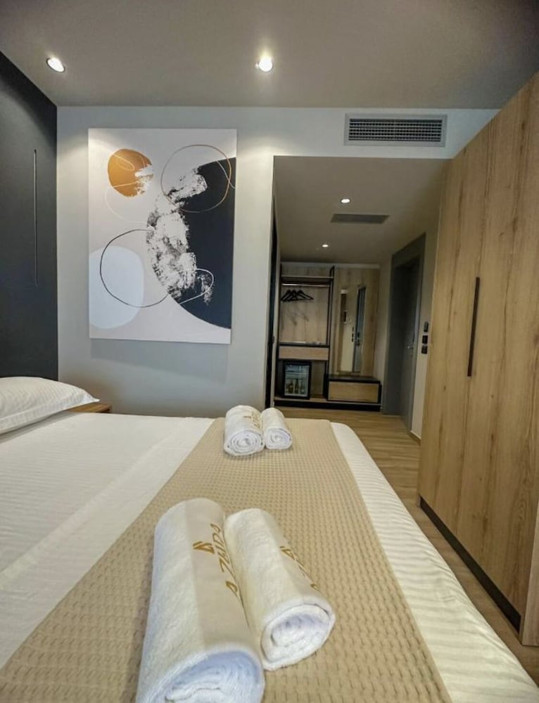 Фото Azura Hotel