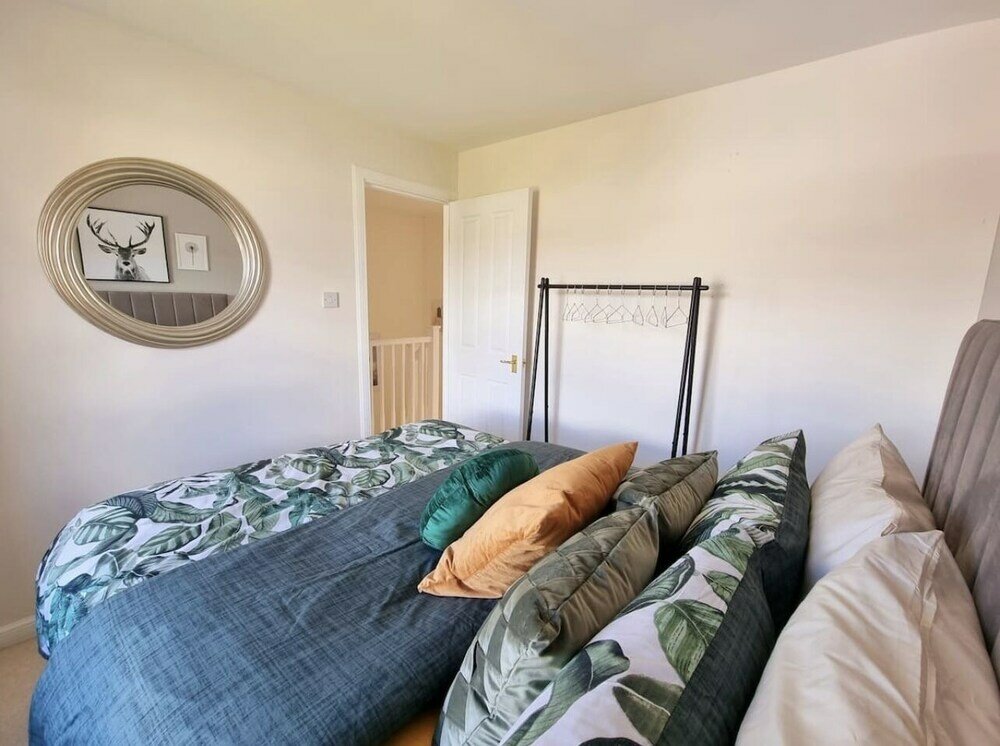 Фото Boutique 3-bed Home with Free Parking in Glasgow