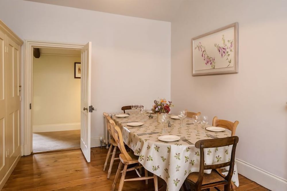 Фото Balvaird Wing at Scone Palace